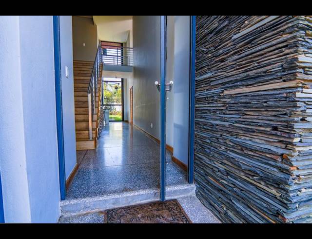 5 BEDROOM HOUSE FOR SALE IN COPPERLEAF ESTATE